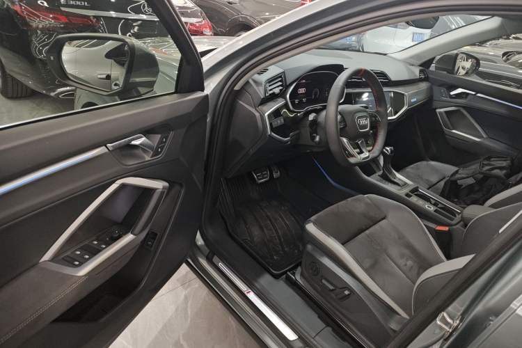 Used Audi Q3 2022 40 TFSI Fashion Dynamic Model