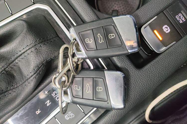 Used Volkswagen Magotan 2017 330TSI DSG Luxury Model
