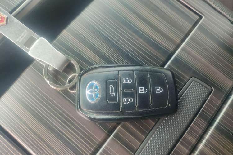 Used Toyota SIENNA 2023 2.5L Hybrid Platinum Edition
