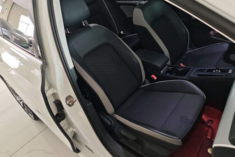 Used Volkswagen Golf 2021 280TSI DSG Pro Right Front Seat