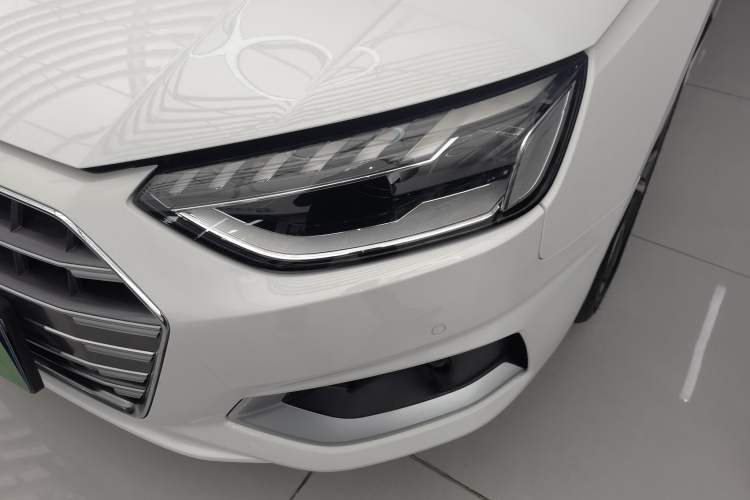 Used Audi A4L 2020 40 TFSI Fashionable and Elegant Model
