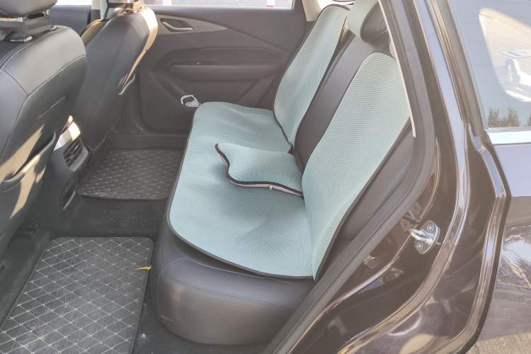 Used Wuling Xingguang 2023 150 Advanced Edition Left Rear Seat