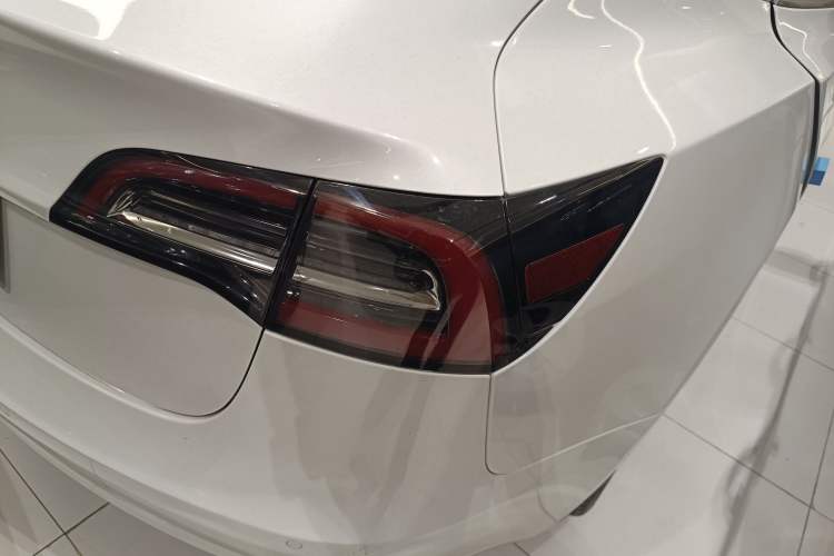 Used Tesla Model 3 2019 Long-Range Rear-Wheel-Drive Version
