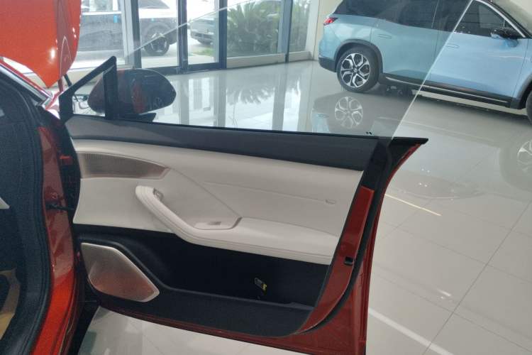 Used ONVO L60 2024 60 kWh All-Wheel Drive