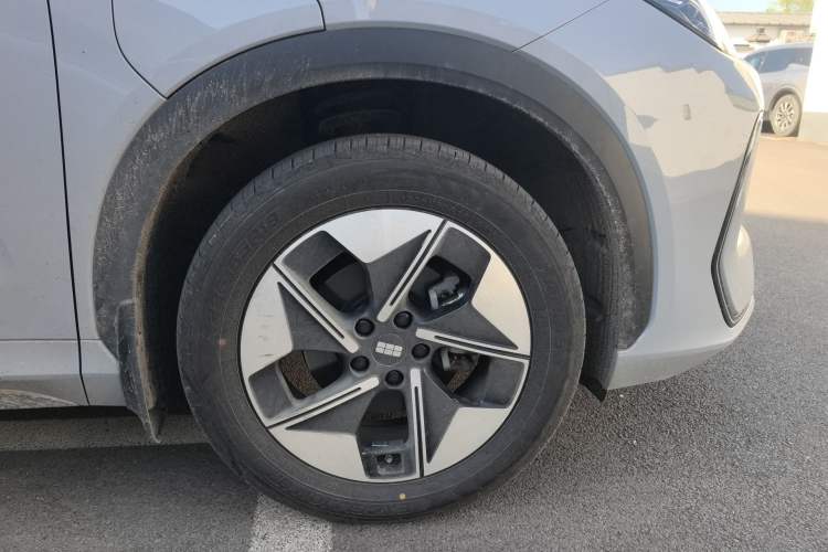 Used Geely Galaxy E5 2024 530 km Exploration+ Version Right Front Wheel Hub