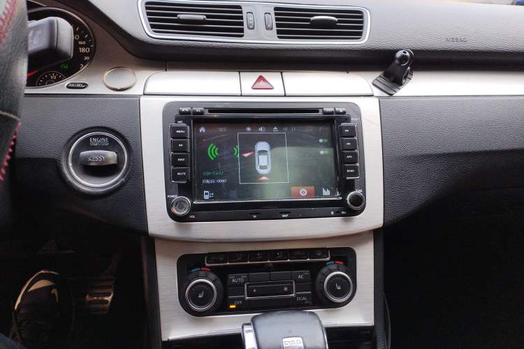 Used Volkswagen FAW-Volkswagen CC 2011 2.0 TSI Luxury Edition Audio And AC Panel