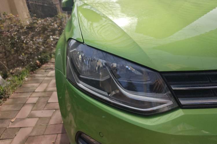 Used Volkswagen Polo 2014 1.6L Automatic Luxury Edition Right Front Headlight