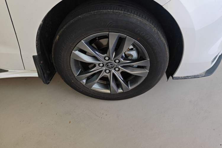 Used Toyota SIENNA 2026 Model 2.5L Dual-Engine Two-Wheel-Drive Comfort Edition