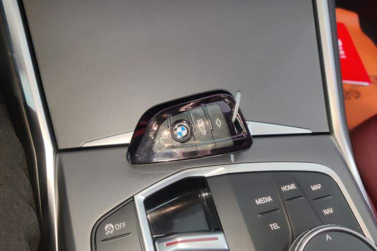 Used BMW 3 Series 2025 325i M Sport Package Vehicle Key