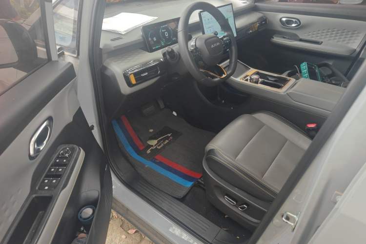 Used AION Y 2021 70 Enjoyment Tech Edition Interior 3