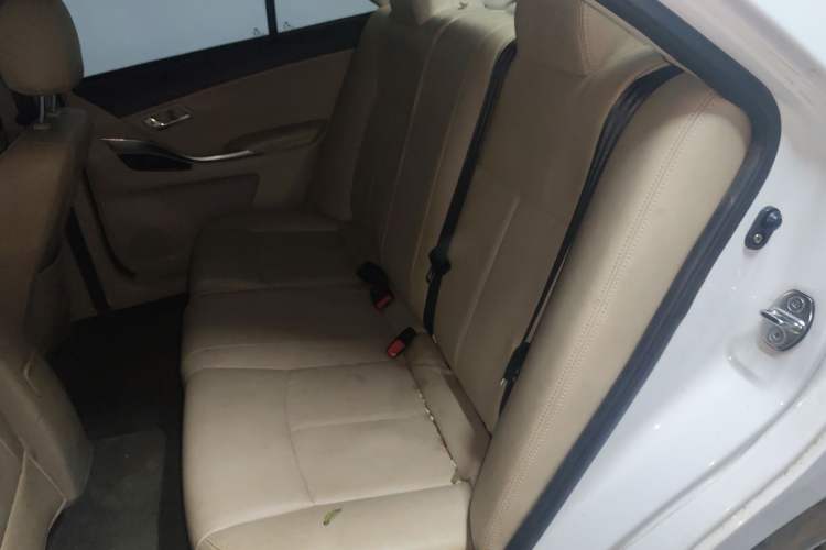 Used Zotye Z300 2016 New Vision 1.5L Manual Entry-Level Model Left Rear Seat