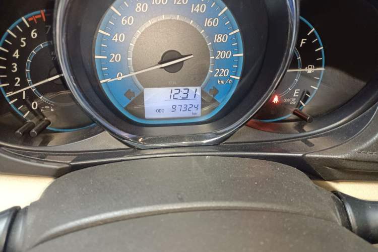 Used Toyota YARiS L Zhi Xuan 2014 1.3E Manual Charm Edition Odometer Close Up