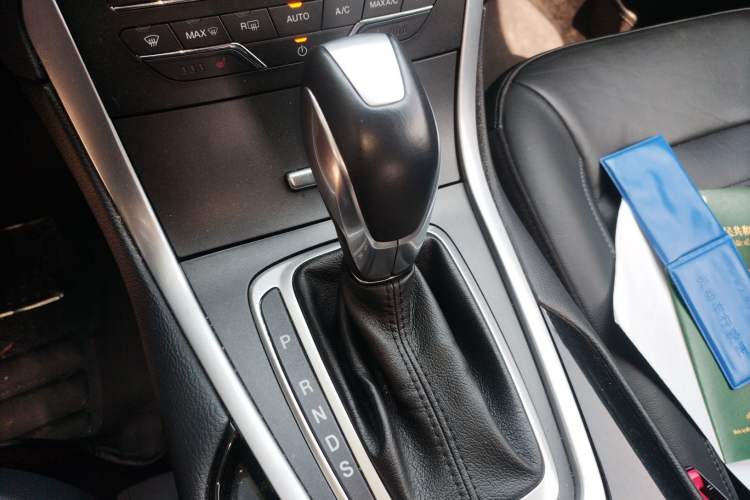 Used Ford Edge 2016 EcoBoost 245 Two-Wheel-Drive Titanium 7-Seater
