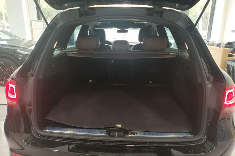 Used Mercedes-Benz GLC 2020 GLC 260 L 4MATIC Luxury Model Trunk