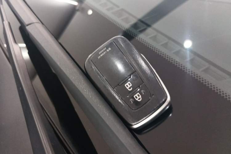 Used Toyota C-HR 2020 2.0L Luxury Edition Vehicle Key