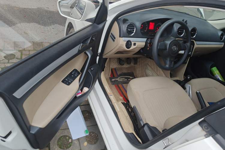 Used Volkswagen Jetta 2015 1.6L Manual Comfort Model