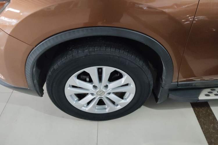 Used Nissan X-Trail 2014 2.0L CVT Smart Edition 2WD Left Front Wheel Hub