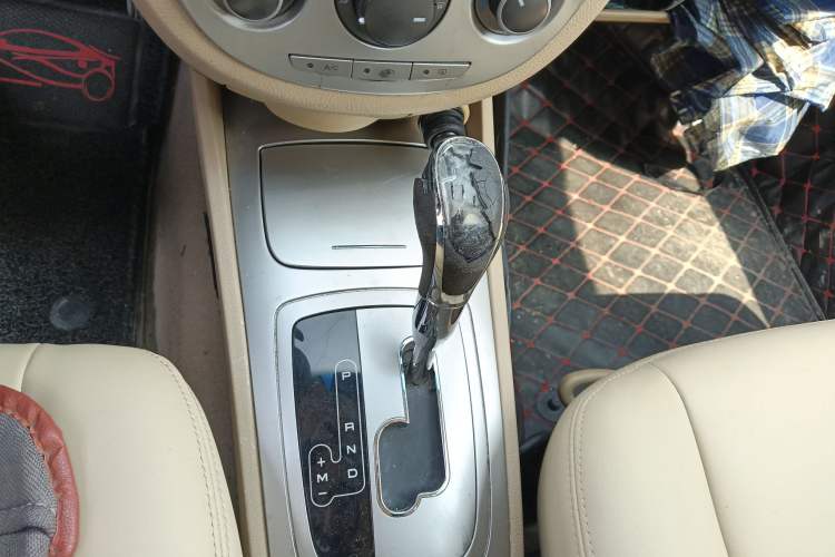 Used Buick Excelle 2013 1.5L Automatic Classic Model
