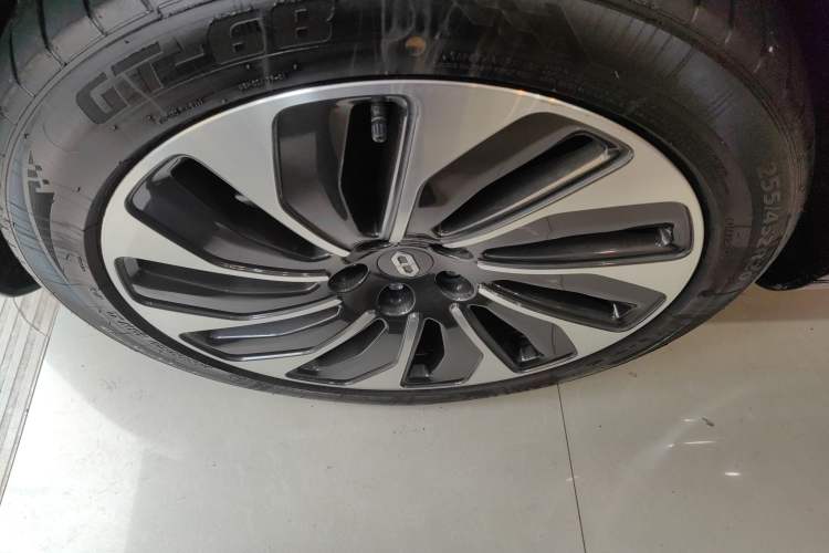 Used Hima AITO M5 2022 Extended-Range Four-Wheel Drive Performance Version Exterior 4