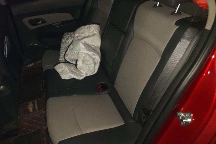 Used Chevrolet Cruze 2013 1.8L SE AT Left Rear Seat