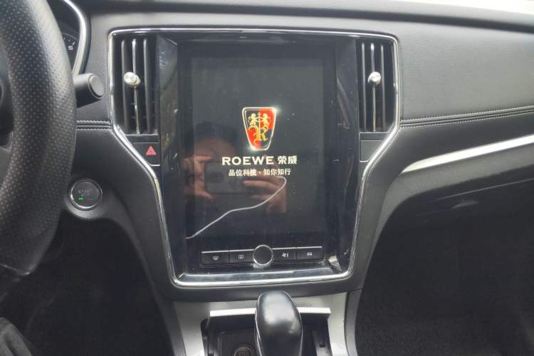 Used Roewe RX5 2019 20T Two-Wheel Drive Automatic 4G Connected Platinum Edition
