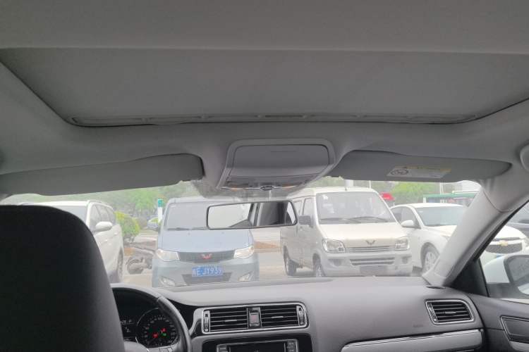 Used Volkswagen Sagitar 2017 230TSI Automatic Comfort Version
