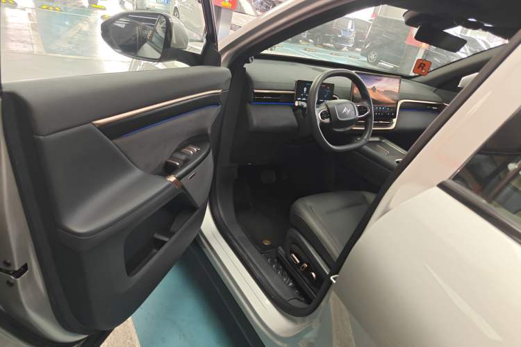 Used Dongfeng eπ eπ008 2024 210Max Range-Extended Version 6 Seats
