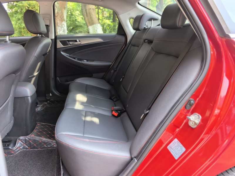 Used CHANGAN Eado 2016 1.6L Manual Fashion Edition — 16