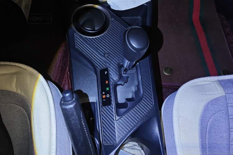 Used Toyota RAV4 2015 2.0L CVT Two-Wheel Drive Fashion Edition
