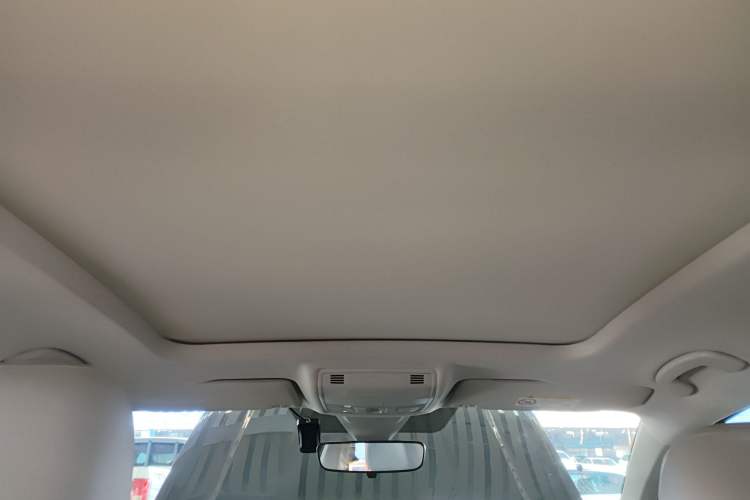 Used Volkswagen Tharu 2023 300TSI Two-Wheel-Drive Full Moon Edition Headliner