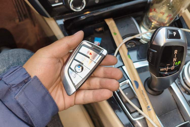 Used BMW 5 Series GT 2011 535i Elegant Edition Vehicle Key