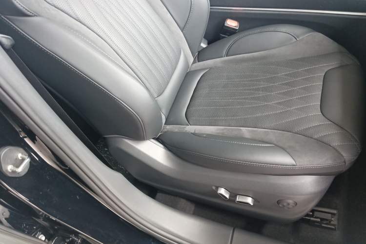 Used Hongqi HS5 2023 2.0T Qixiang Pro Edition