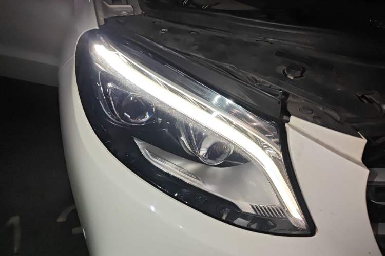 Used Mercedes-Benz GLE 2015 GLE 320 4MATIC Right Front Headlight