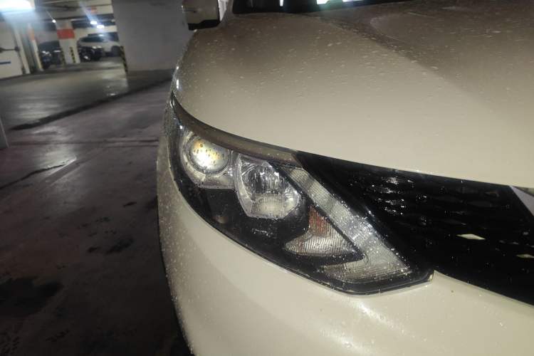 Used Nissan Qashqai 2016 2.0L CVT Luxury Edition Right Front Headlight