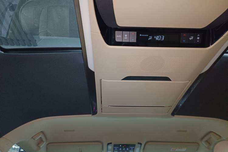 Used Toyota Vellfire 2024 Crown Dual-Engine 2.5L Ultimate Edition Headliner