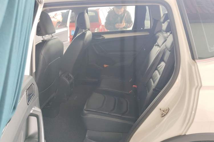 Used Volkswagen Tiguan L 2018 380TSI Automatic All-Wheel Drive Luxury Edition Left Rear Seat