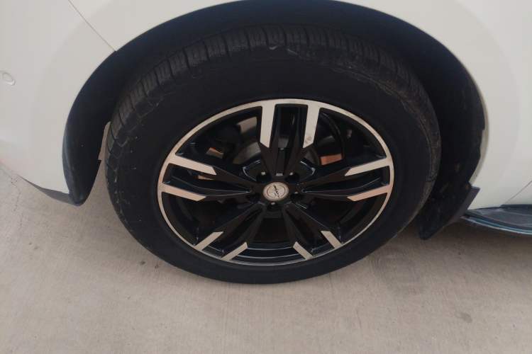 Used Zotye SR9 2017 2.0T Automatic Ultimate Dream Edition
