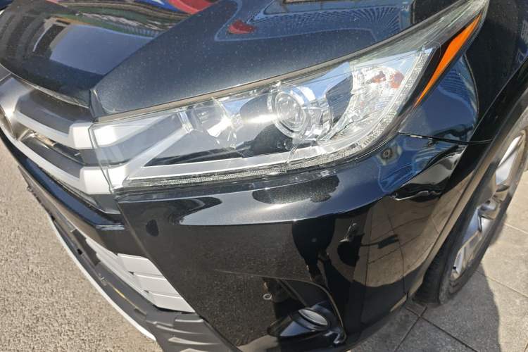 Used Toyota Highlander 2018 2.0T Four-Wheel Drive Luxury Edition 7 Seats China V Emission Standard