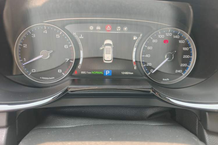 Used GAC Trumpchi GS7 2017 320T Two-Wheel-Drive Luxury Smart Connectivity Model Instrument Cluster