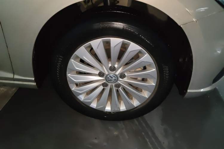 Used Volkswagen Lavida 2019 1.5L Automatic Comfort Edition China VI Standard Right Front Wheel Hub