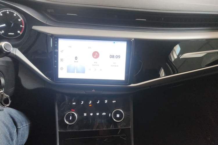 Used Chery Arrizo 5 2024 Edition People's Benefit Version 1.5L Manual Fashion Model Audio And AC Panel