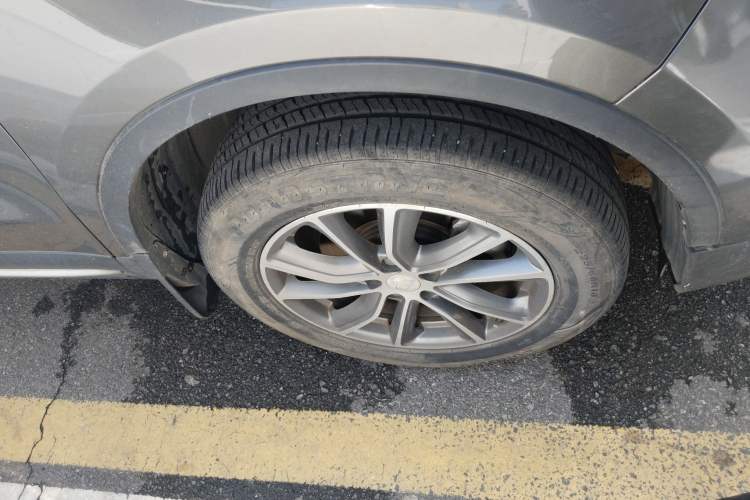 Used Geely Auto Emgrand X7 Sport 2018 1.8TD Automatic Two-Wheel Drive Zhiya Model