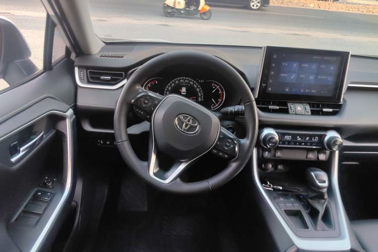 Used Toyota RAV4 2021 2.0L CVT Two-Wheel Drive Fashion PLUS Edition