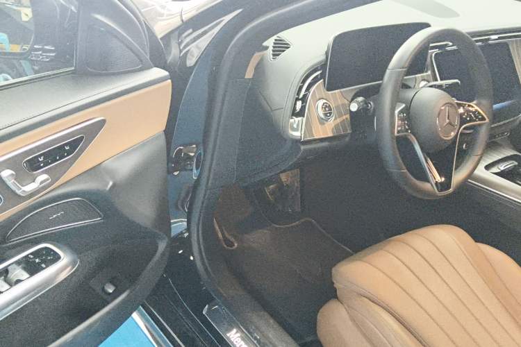 Used Mercedes-Benz E-Class 2024 Refresh E 300 L Stylish Edition Driver Seat