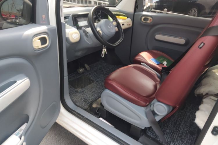 Used Bestune Pony 2024 170km Range Energizing Horse Interior 3