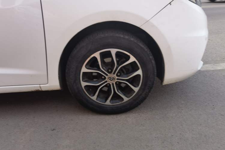 Used CHANGAN KAICHENG Oushang A600 2016 1.5L Manual Fashion 7-Seater Right Front Wheel Hub