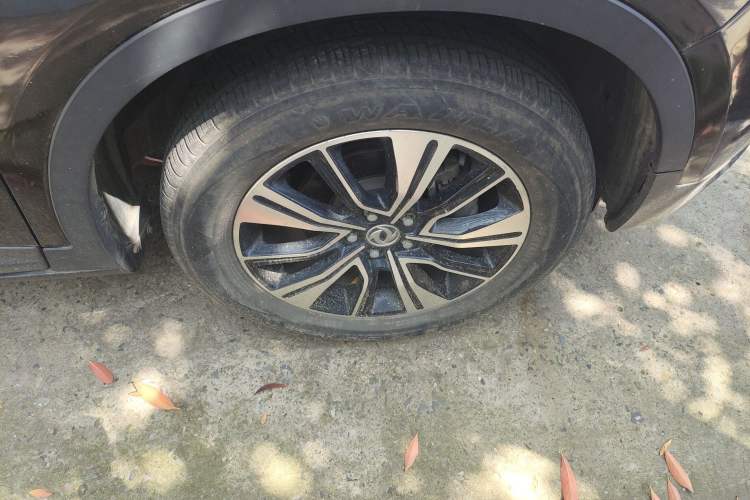 Used Dongfeng Aeolus AX7 2015 2.0L Automatic Zhiyi Trim