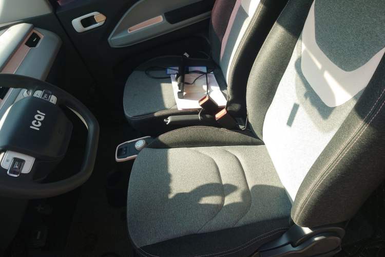 Used Chery QQ Ice Cream 2022 170km Sundae Phosphate Lithium-Ion
