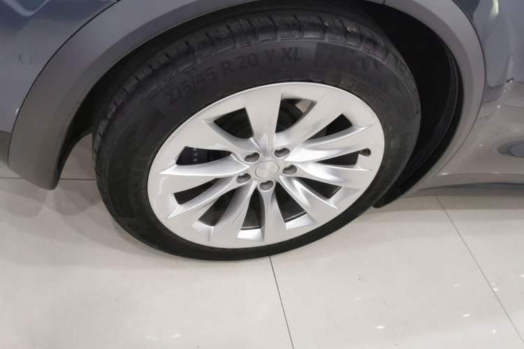Used Tesla Model X 2019 Long-Range Version Right Rear Wheel Hub