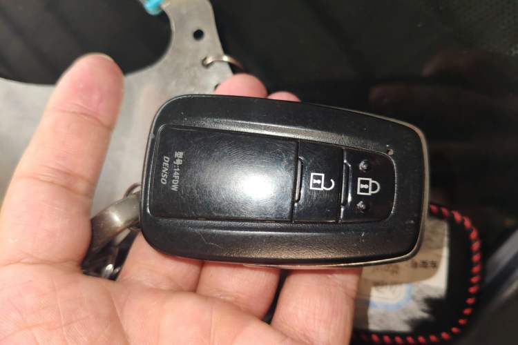 Used Toyota RAV4 2023 2.0L CVT Two-Wheel Drive Fashion Edition
